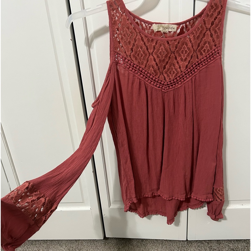 Women’s Size Medium Rewind Shirt